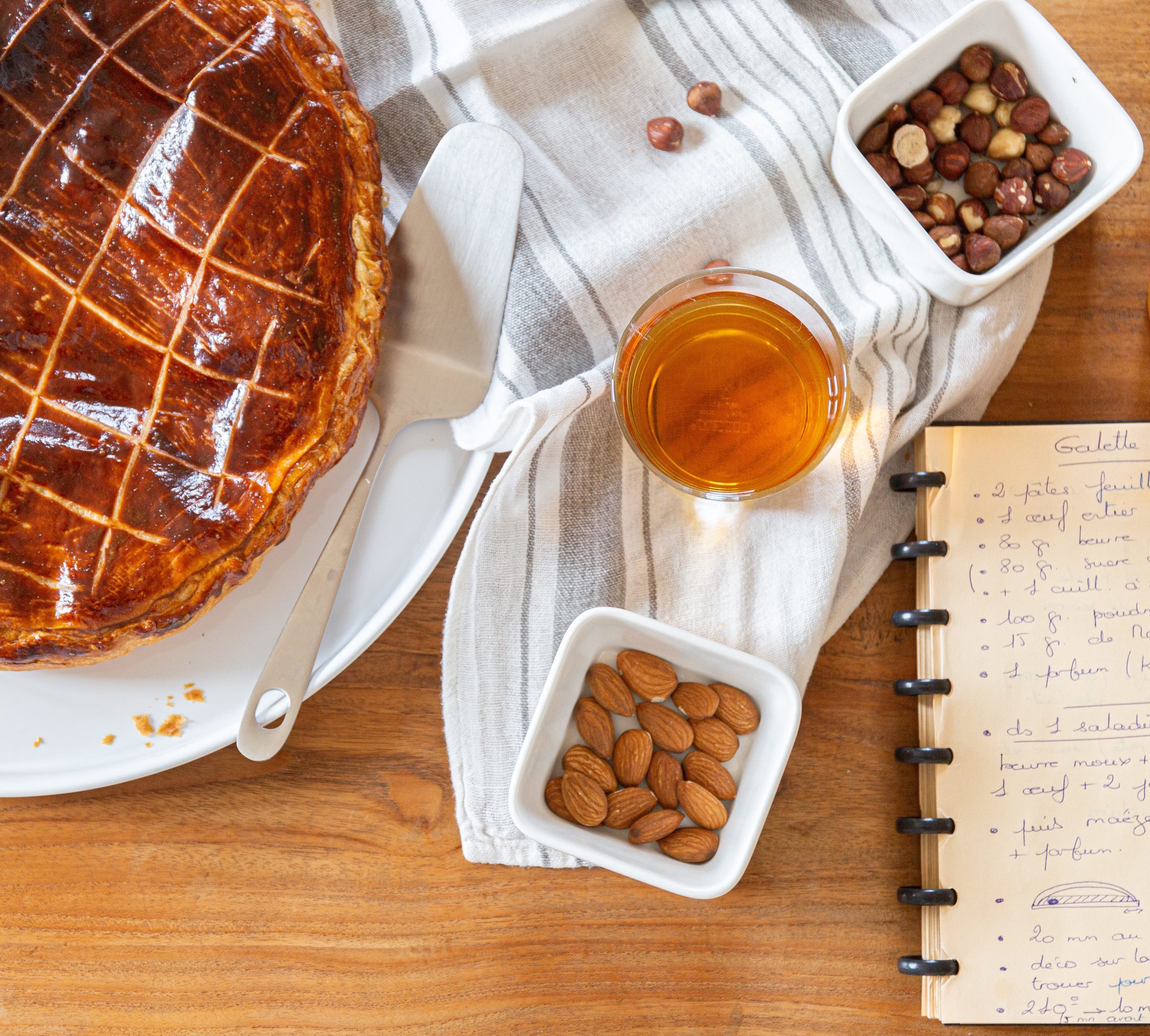 Galette des Rois frangipane et ses 2 bouteilles de cidre - L'Atelier  Canourguais